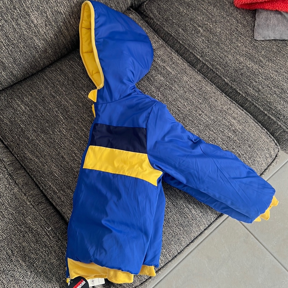 Kids reversible coat.  Epic threads good for snow and every day use.